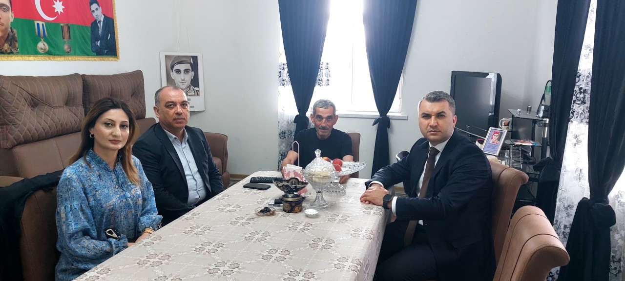 Sumqayıt Bələdiyyəsi 160-a yaxın ailəyə bayram sovqatı verdi - FOTOLAR